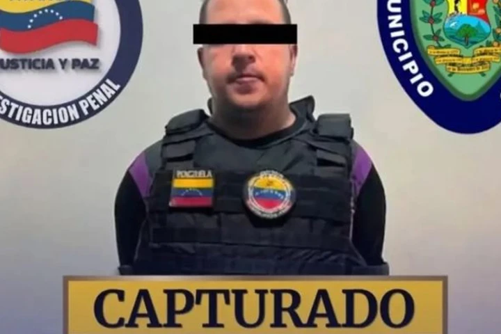 8INTERPOL.jpg